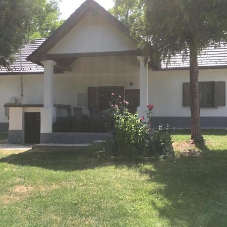Ferienwohnung Levendula Vendeghaz Nemesvita Exterior foto